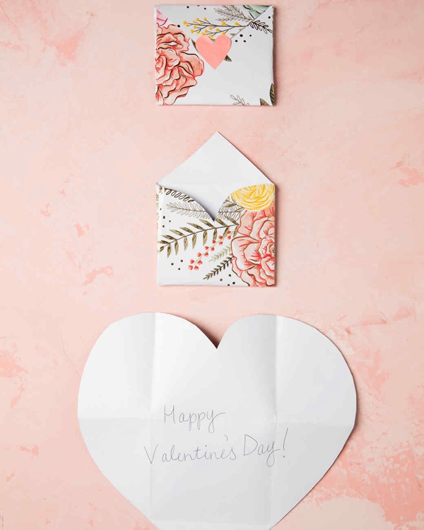 Folding Envelope Hearts - DIY Folding Envelope Hearts Ideas