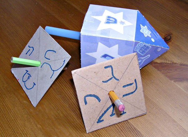 Hanukkah Dreidel Craft - DIY Hanukkah Dreidel Craft Ideas